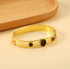 Chunky Bracelet with Triple Black Oil-Drip Circles - Sonex Shop | Quality Products