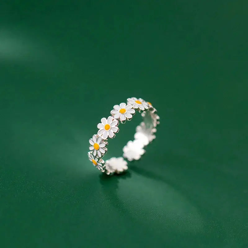 Vintage Daisy Flower Adjustable Ring - Korean Style Statement Jewelry for Women | Wedding & Engagement Gift