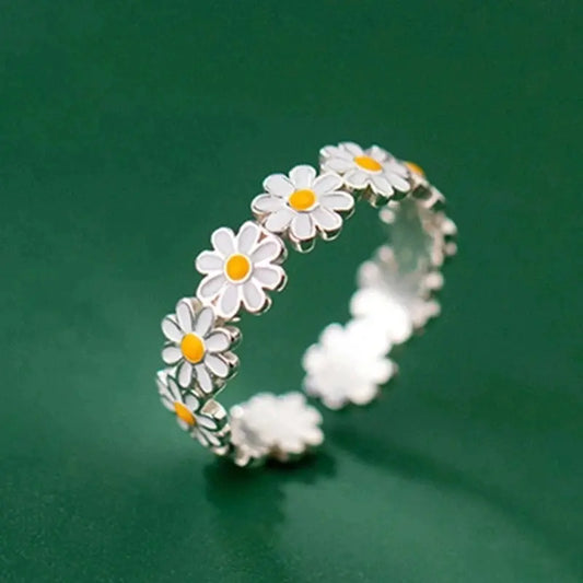 Vintage Daisy Flower Adjustable Ring - Korean Style Statement Jewelry for Women | Wedding & Engagement Gift