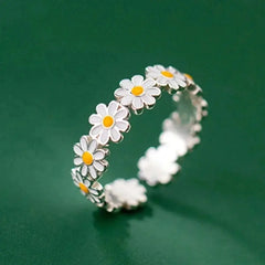 Vintage Daisy Flower Adjustable Ring - Korean Style Statement Jewelry for Women | Wedding & Engagement Gift