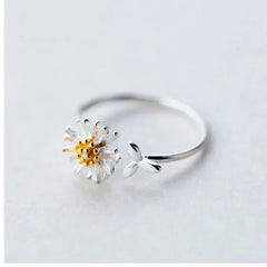 Vintage Daisy Flower Adjustable Ring - Korean Style Statement Jewelry for Women | Wedding & Engagement Gift