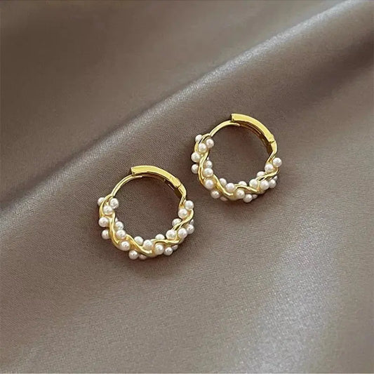 Korean New Simple Temperament Circle Pearl Earrings: Fashionable and Versatile Women's Jewelry