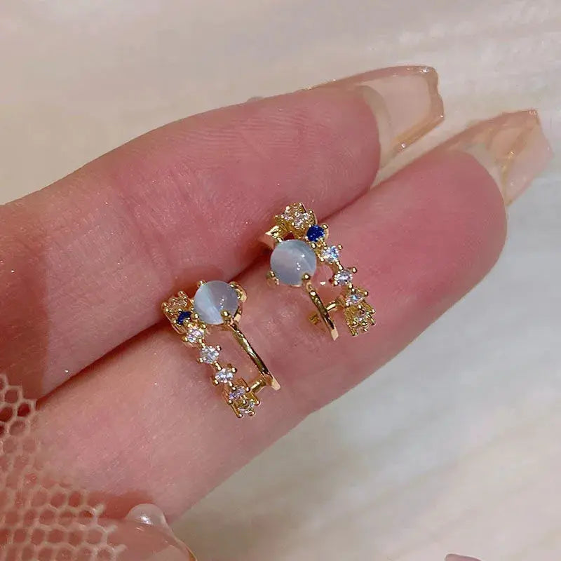 Korean Vintage Pearl Crystal Earrings for Women, High-Class Luxury Zircon Flower Butterfly Leaf Women's Stud Earrings