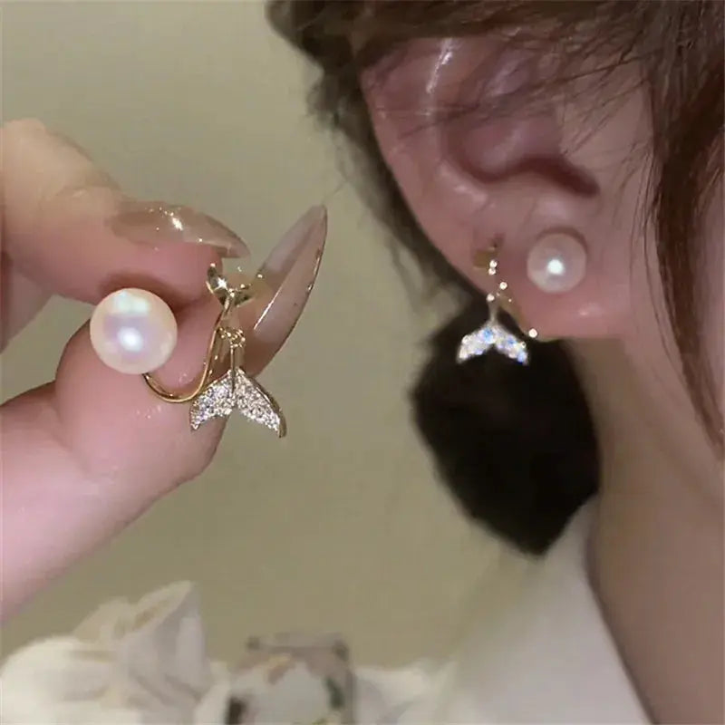 Korean Vintage Pearl Crystal Earrings for Women, High-Class Luxury Zircon Flower Butterfly Leaf Women's Stud Earrings